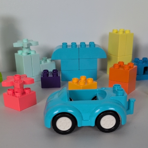 Lego Duplo Brick Box Building Set (Incomplete) - Picture 6 of 7